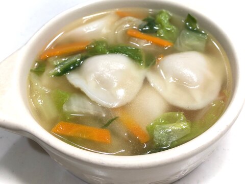 野菜たっぷり＊冷凍水餃子のスープ
